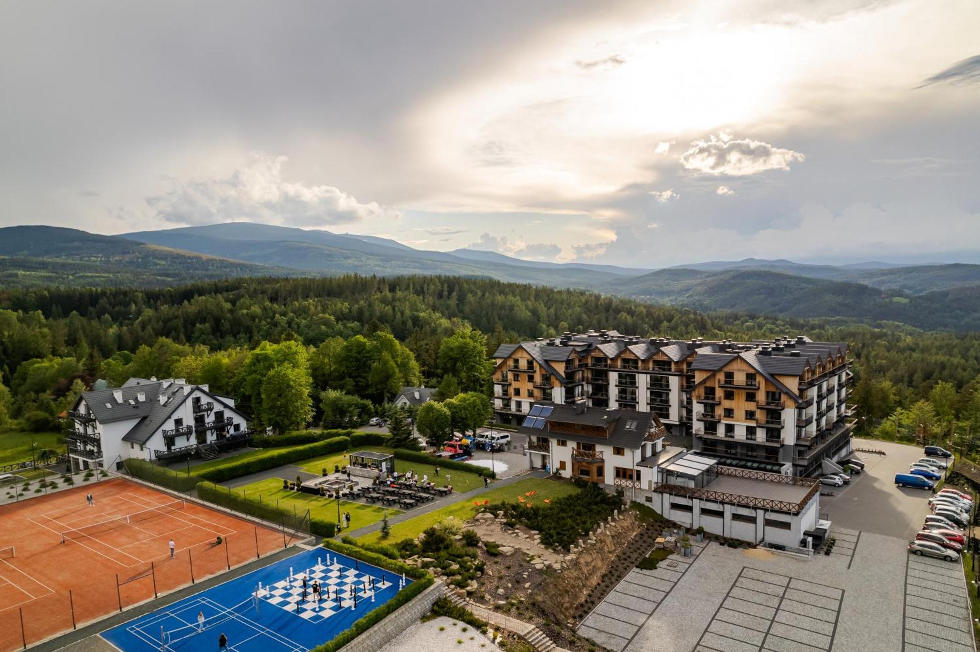 Kazalnica Family&Conference Resort Kolo Karpacza Sosnówka Eksteriør billede